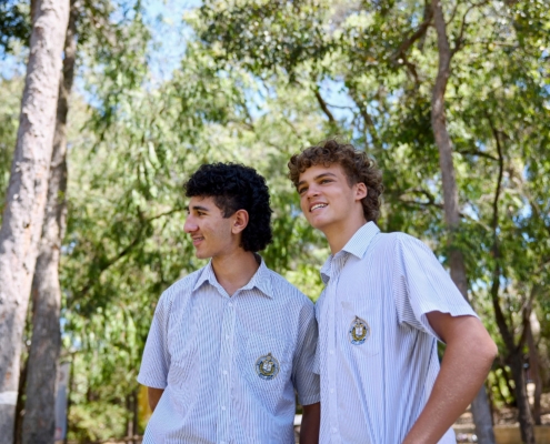 Zwei Schüler Zwei Schüler Aerial der Bunbury Cathedral Grammar School
