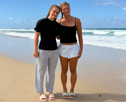 Mit einer Freundin an der Gold Coast