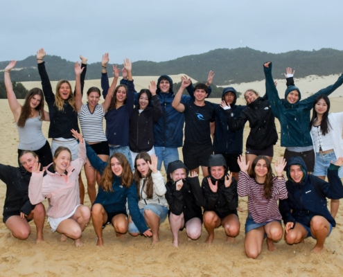Internationals der Caloundra State High School auf den Dünen in Tangalooma (Moreton Island)