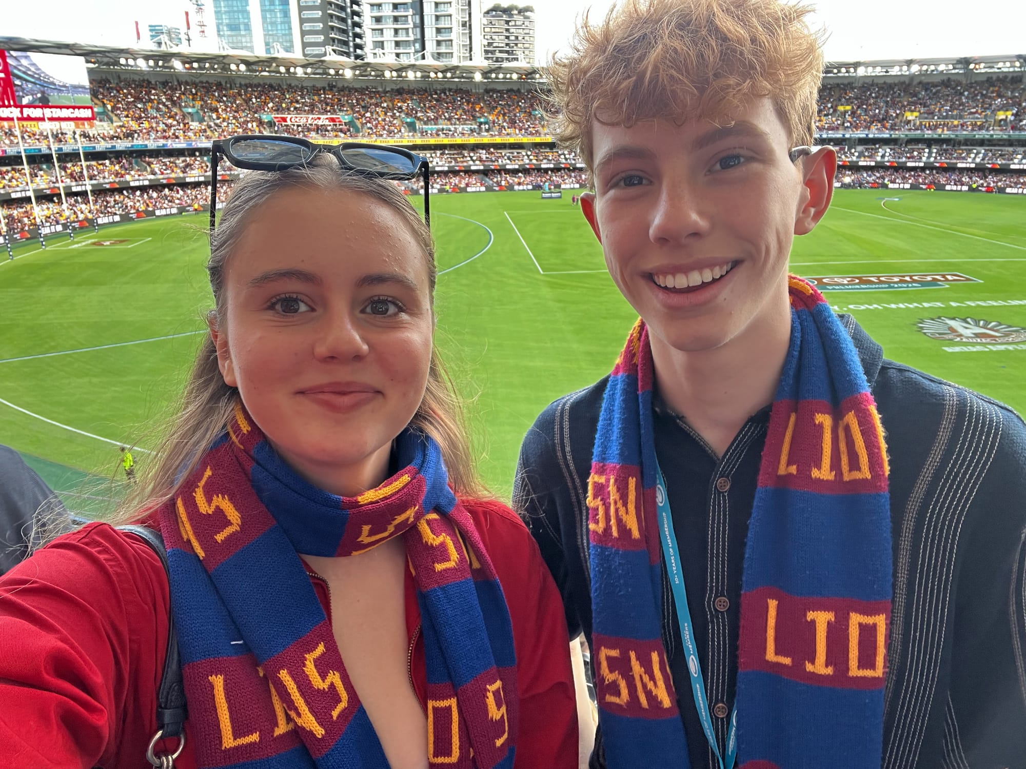Charlie und ich bei einem AFL Match Charlie und ich bei einem AFL Match
