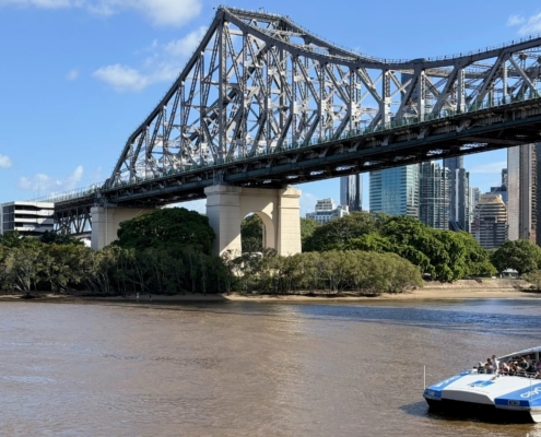 CityCat unter der Story Bridge CityCat unter der Story Bridge