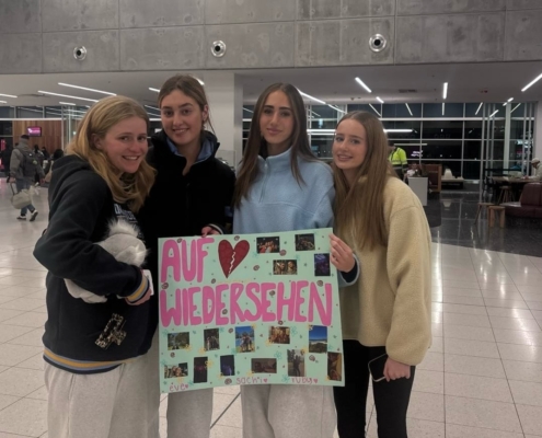 Abschied von australischen Freunden am Flughafen Abschied von australischen Freunden am Flughafen