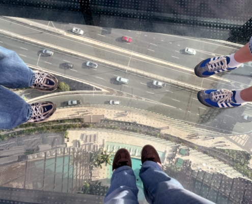 Mit Gastschwester und Freundin auf der Glass Platform im Star Skydeck, Brisbane Mit Gastschwester und Freundin auf der Glass Platform im Star Skydeck, Brisbane